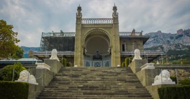 Экскурсия из Алушты: Воронцовский дворец - Ласточкино гнездо фото 7565