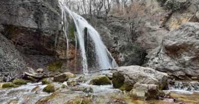 Экскурсия из Гурзуфа: Сквозь тайны Демерджи к водопаду Джур-Джур фото 8106